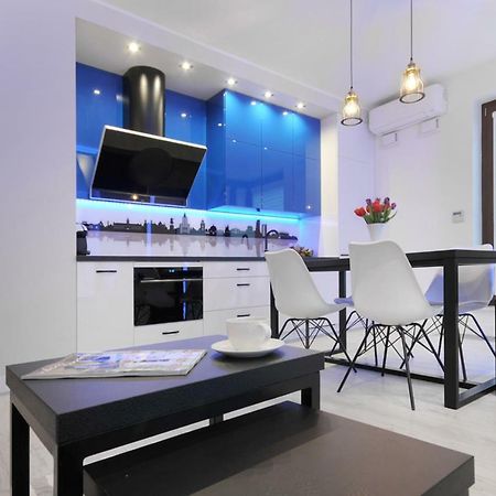 Bulwary Wislane P&O Serviced Apartments With Ac Warszawa Exteriör bild