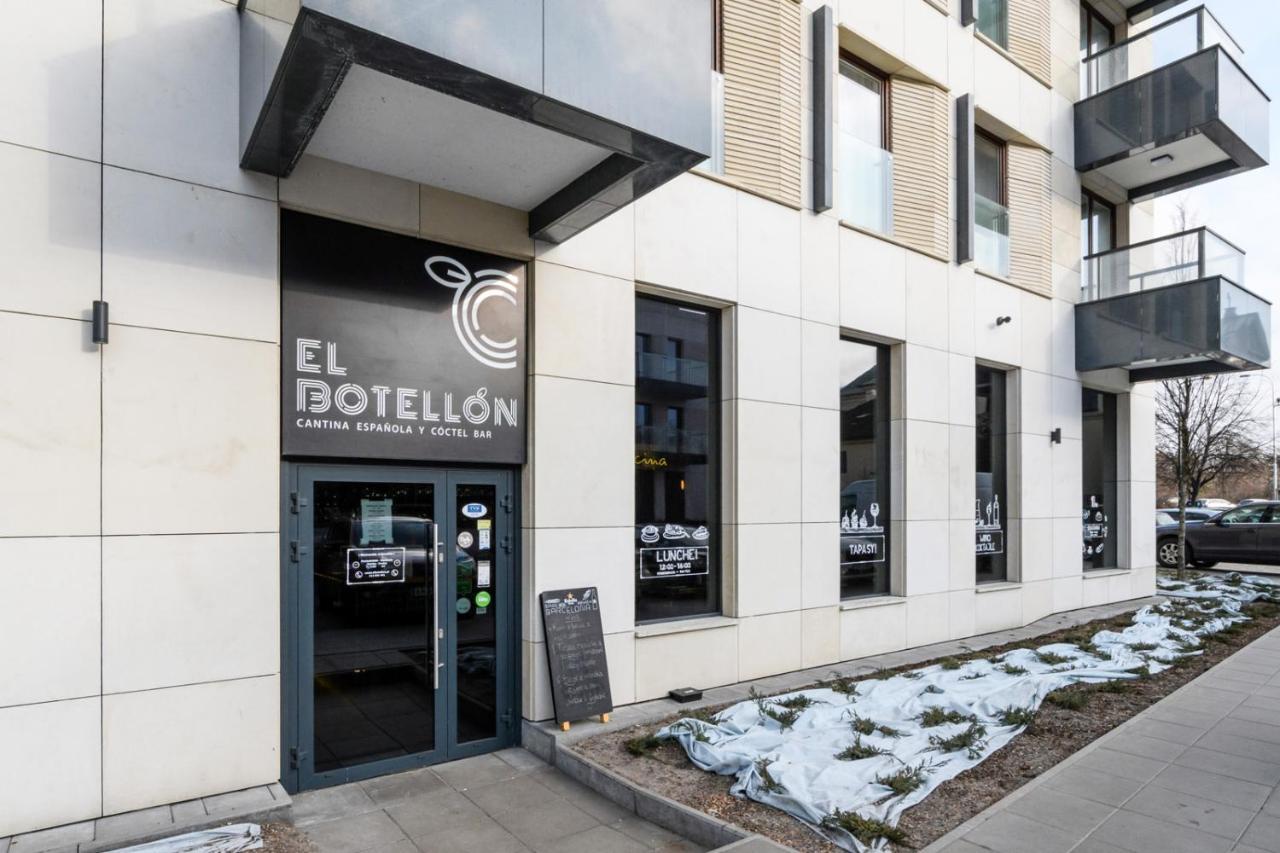 Bulwary Wislane P&O Serviced Apartments With Ac Warszawa Exteriör bild