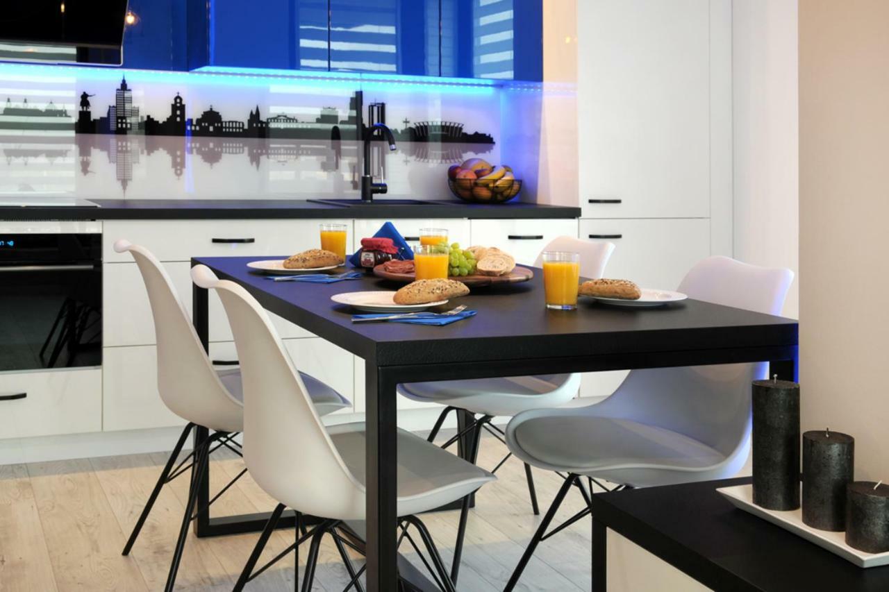 Bulwary Wislane P&O Serviced Apartments With Ac Warszawa Exteriör bild