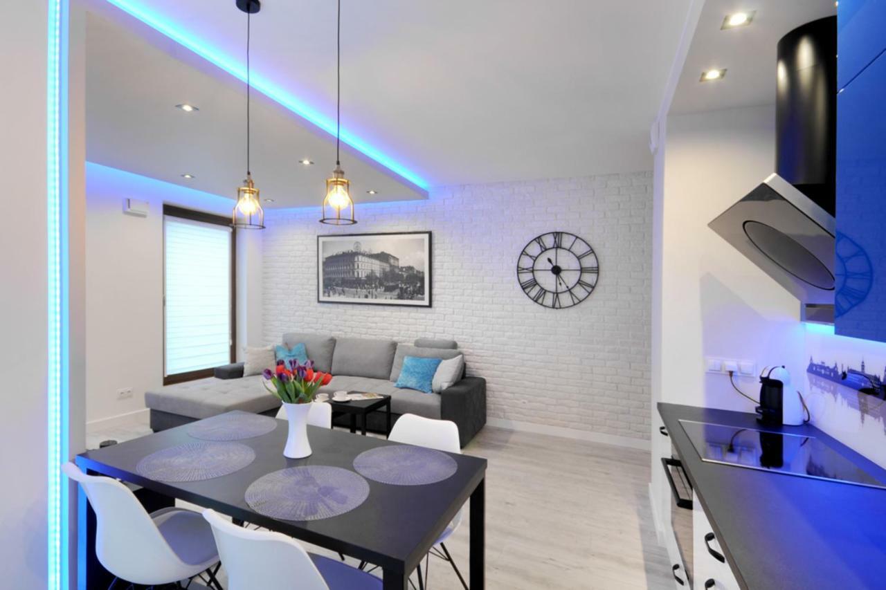 Bulwary Wislane P&O Serviced Apartments With Ac Warszawa Exteriör bild