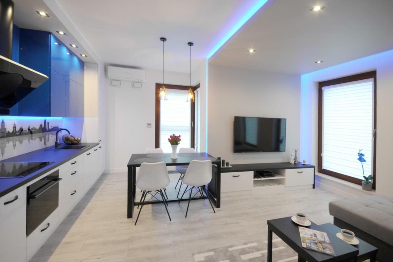 Bulwary Wislane P&O Serviced Apartments With Ac Warszawa Exteriör bild