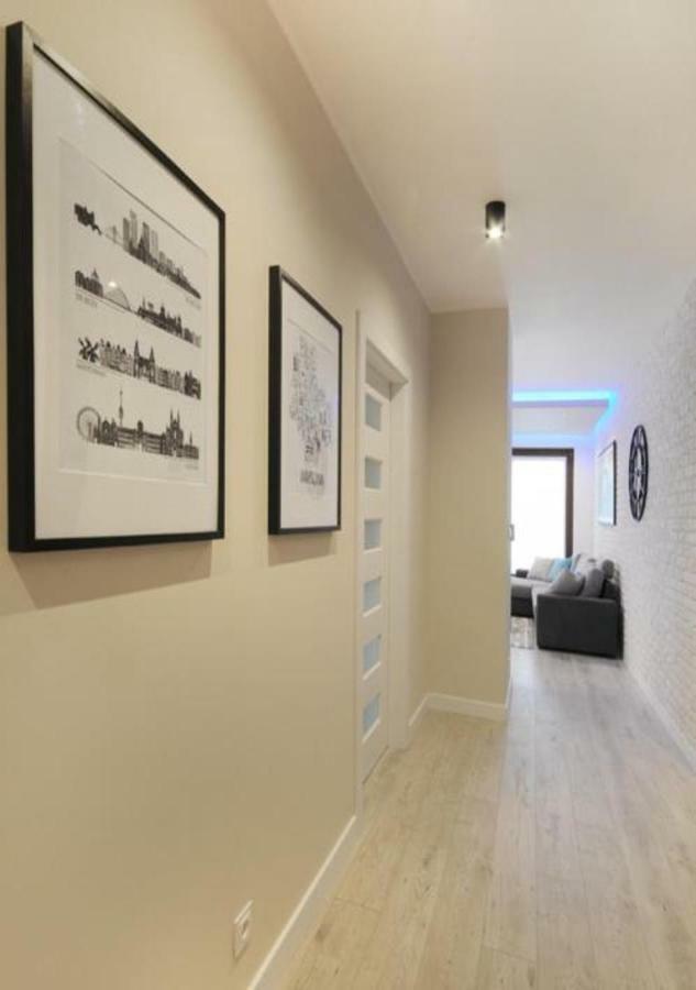 Bulwary Wislane P&O Serviced Apartments With Ac Warszawa Exteriör bild