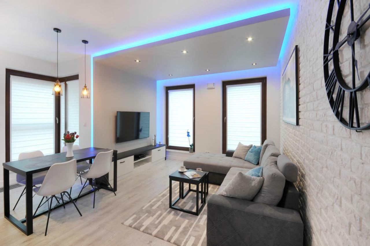Bulwary Wislane P&O Serviced Apartments With Ac Warszawa Exteriör bild